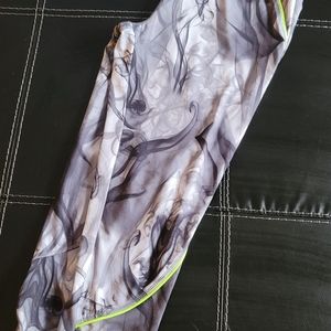 Avia women's medium Capri leggings